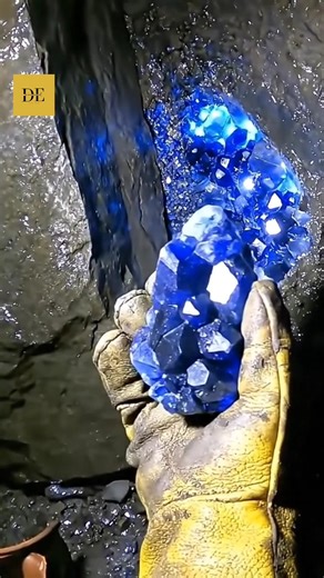 Rare gem Found in a Hidden Cave. #asmr #crystals #mining #satisfying
