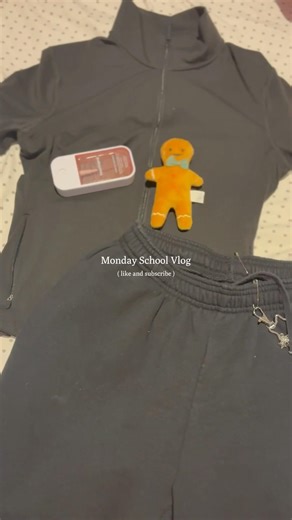 Monday School Vlog #morningroutine #schoolvideo #chill #dayinmylife #vlog #aesthetic