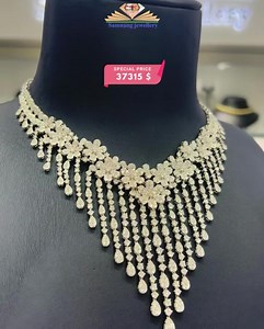 82 reactions | Wow ខ្សែកពេជ្រ ម៉ូដផ្កាធំ ស្អាតខ្លាំងណាស់...