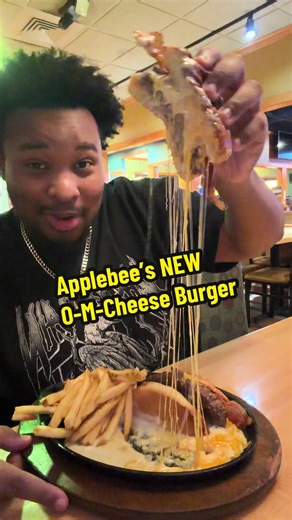 Discover Applebee’s NEW O-M-Cheese Burger!