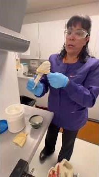 Mixing alginate to take an impression