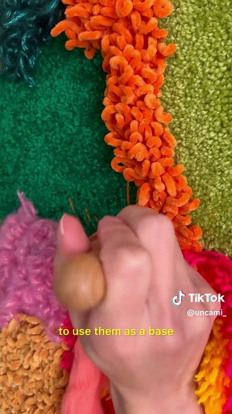 Dernière partie vidéo de ce projet ! Vous en pensez quoi ? 🫶 #tutftingart #tuftingartist #tuftingrug #rug #tapis #tapistuftémain #faitmain #handmade #foret #mousse #champignon #forest #moss #mushroom #texture #homedecor #decoration