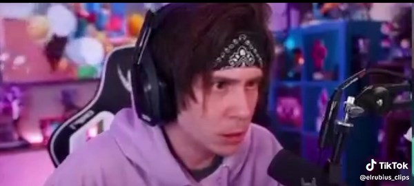 Rubius Vs Warden Minecraft Battle - Exciting Twitch Gameplay