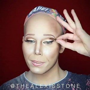 When makeup transforms your whole face 😱😱 by Alexis Stone IG: http://bit.ly/2B4aZQl | Outfit Anatomy