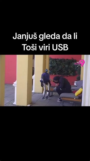 Fan stranica najboljih momenata iz rijalitija "Elita 9" | Janjuš gleda da li Toši viri USB!! @zadruga_9_elita farma_9 . . . #robot tosa #farma 8 #zadruga #rijalitishow #rijaliti #RTVPink... | Instagram
