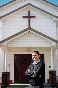 Preacher uses sign language to teach Biblical concepts at Mt. Pleasant library