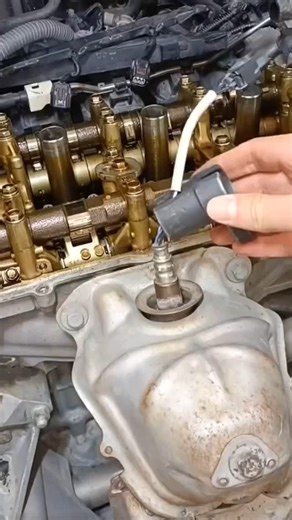 Robin Rajput | How to clean o2 sensor 🔗🔩⚙️💉💉💉💉#instagram #viralvideos #reels #technology #technician #like #share #carsarvice🚘💫❤🤘 #trandingreels♥️ #short... | Instagram