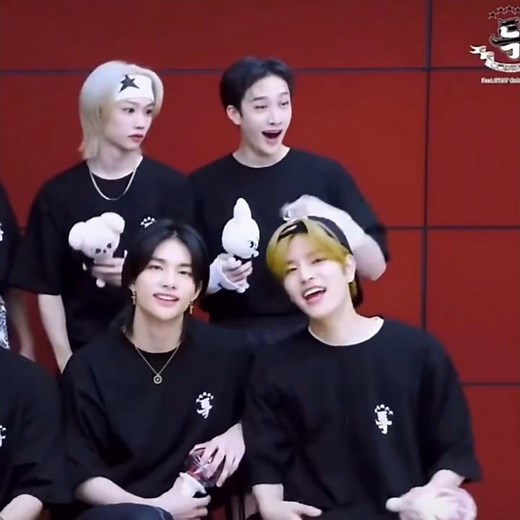 Felix reaction was like he is cooked😂. #straykids #kpop #felix #reaction #skz #edit #hyunjin #tiki