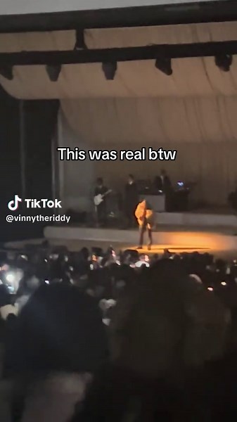 Experience Giveon's Heartfelt Performance Live