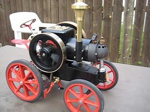 Lanz-Bulldog als Flammenfresser im Maßstab 1:8