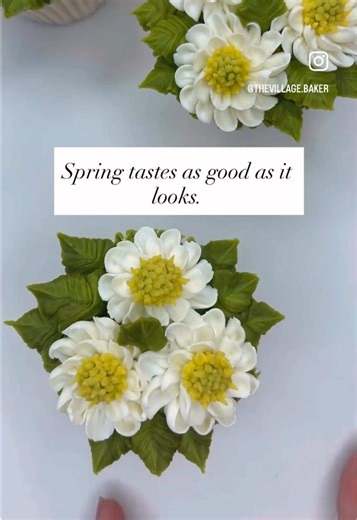 Crafting Floral Cakes in Buckinghamshire