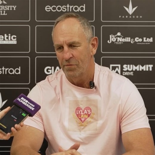 9.4K views · 103 reactions | John Cartwright previews Thursday's final home clash of 2025  Watch  tinyurl.com/mrxrx8mf Lyla's Law  tinyurl.com/94sradh9 ⚫️⚪️ #COYH | wearesolutech.co.uk | Hull FC - Official Facebook Page | Facebook