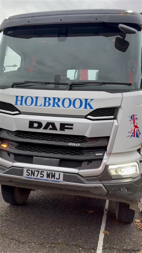 Rory J Holbrook Ltd doing there thing with the grab lorry this morning. 🌅 #landscaping #lorry #muckaway #digger | Diamond landscapes and driveways