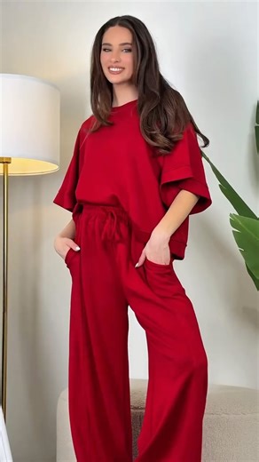 Infinity on Instagram: "𝘕𝘦𝘸 "𝘉𝘢𝘴𝘪𝘤" 𝘛𝘳𝘢𝘤𝘬𝘴𝘶𝘪𝘵 🤍 𝘝𝘦𝘭𝘪𝘤𝘪𝘯𝘢: 𝘜𝘯𝘪 (𝘚, 𝘔, 𝘓, 𝘟𝘓) 🤍 𝘊𝘦𝘯𝘢: 4190,𝘰𝘰 🤍 𝘉𝘰𝘫𝘦: 𝘵𝘢𝘮𝘯𝘰 𝘤𝘳𝘷𝘦𝘯𝘢 𝘪 𝘵𝘦𝘨𝘦𝘵 ❣️ Model: @nedaslavkovic"