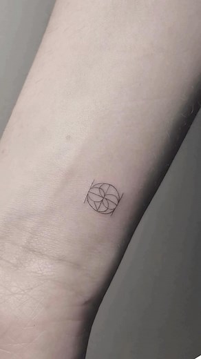 31K views · 176 reactions | Name logo overlapping the letters of your meaningful words into a symbol | Dani by Dsgn | Facebook