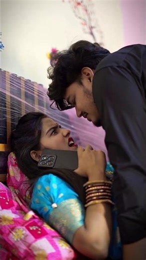 Introducing the "( VitaWear SmartBand) ," a next - generation Wearable gadget 🎉31