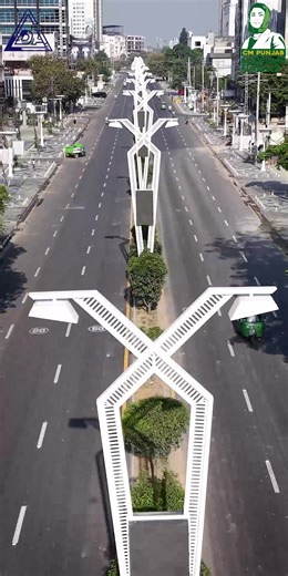 ‏وزیر اعلیٰ پنجاب مریم نواز کا سسٹین ایبل ڈویلپمنٹ کا وژن! محمود قصوری روڈ، لاہور کی ایک اہم تجارتی شاہرا ہے۔ ایل ڈی اے نے یہاں انفراسٹرکچر میں بہتری، وسیع فٹ پاتھ، پارکنگ ایریا، دیدہ زیب ٹف ٹائلز اور خوبصورت سٹریٹ لائٹس سے اس کو ایک نئی شکل دی ہے! ‎@MaryamNSharif ‎#LDA