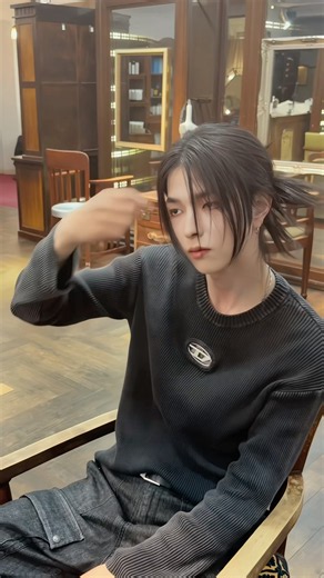 ロングウルフスタイリング#大阪ウルフカット #ウルフカット #メンズウルフ #韓国ヘア #韓国メンズヘア#センターパート