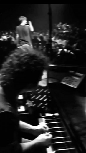 Bryan Adams - Everything I Do (Official Music Video)