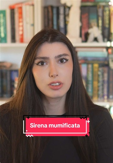 Sirenă mumificată?? Ce-ai spune dacă ți-aș zice că, în urmă cu doar 100 de ani, oamenii cumpărau la licitații… sirene mumificate? Și nu vorbim despre simple legende! Henry Wellcome, unul dintre cei mai cunoscuți colecționari ai vremii, a cumpărat exemplare de “merman”, creaturi despre care se pretindea că sunt jumătate om, jumătate pește. Unele dintre aceste exemplare au ajuns în colecții muzeale și există și astăzi. Dar ce erau ele, de fapt? Creaturi necunoscute sau falsuri anatomice realizate 