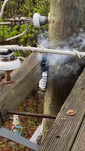 Eelectrical arrow catching fire. ⚡🔥 Credits iran_line_man #lineman #linelife #linemanlife #linemanpride #linepride #powerlineman #LineWork #lineworker #lineworkers | LineCrate