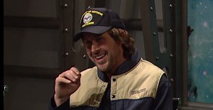 Ryan Gosling Breaks Character During Kate McKinnon’s Alien Abduction Story on ‘SNL’ – Watch!