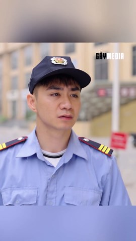 Xem thường tình cũ của bạn gái, chàng trai nhận cái kết ê chề