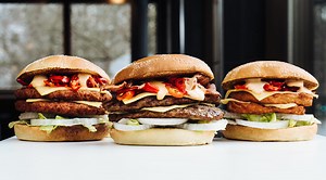 Max släpper en helt ny burgare – med picklad chili och krämig ost