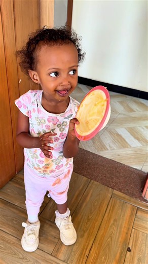 ቡላ በወተት አሰራር 1/2 ሊትር ወተት ሁለት ሰሀን ላይ አረኩ አንድ ሰሀን ላይ 3 የሾርባ ማንኪያ (ሞላ ያለ) ቡላ ጨው አረኩ ወተት ሲፈላ እስቶብ አጥፍቼ የበጠበጥኩት ጨመርኩ Smooth እንዲሆን አማሰልኩ አበራሁና አበሰልኩ እንደዚ ቀላል እና ብዙ ግብአት. የማይፈልጉ ምግቦች post አረጋለዉ ✌️ 📌10 point የኔ video ዉስጥ pin አርጌአለዉ #FoodLearning #fyp #viralvideo #ethiopian_tik_tok🇪🇹🇪🇹🇪🇹🇪🇹 #creatorsearchinsights