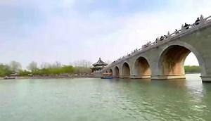 14 reactions | Spring breeze blows gentle and soft and the Kunming...