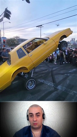 Classic Lowrider Bouncing on the Streets! 🚀