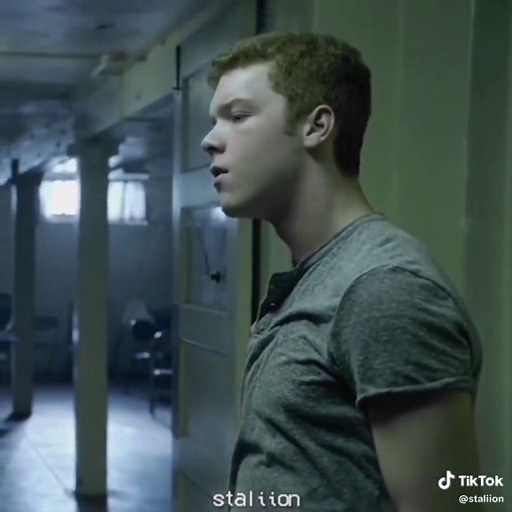mickey definitely listens to s£xyred | who let ian look so fine in this scene also im back 👋 maybe #fyp #staliionedits #shameless #shamelessus #iangallagher #shamelessedit #mickeymilkovich #gallavich