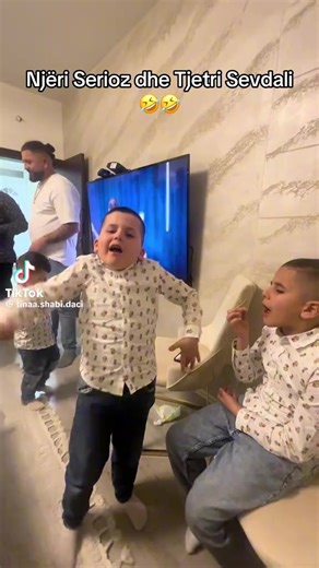 Noel Zeneli (@noel.zeneli)’s videos with Originalton - funnyvideos