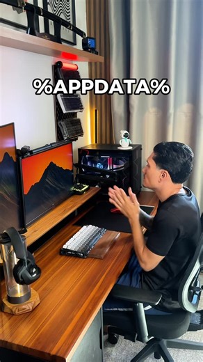 JapaSetup on Instagram: "Como eu me sinto usando o comando %appdata% 😂 _______________________________ Segue o perfil para mais conteúdos @japa.setup 🖥️🎥 . . . #pc #meme #humor #tech #gamer"