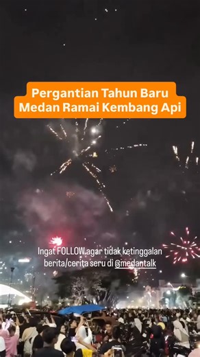 Medan Talk on Instagram: "Pergantian Tahun Baru Di Kota Medan padat dan ramai dengan petasan kembang api dimana mana padahal dilarang sebelumnya… Apakah kamu ikut turun ke jalan merayakan tahun baru? Dimana anda menyaksikan kembang api? Sejumlah warga Medan juga terjebak macet saat mau pulang dan ada juga yang terjebak hujan Bagaimana anda merayakan tahun baru ini? Cek story repost @medantalk @medanku @medantalkid untuk melihat suasana kota Medan merayakan tahun baru ♡ Silakan share (cerita/info