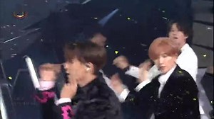 Super Junior男团全员齐集《BLACK SUIT》人气歌谣现场版