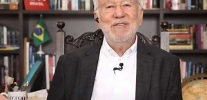 Alexandre Garcia é demitido da CNN por defender tratamento precoce, que usa remédios sem eficácia comprovada contra covid-19