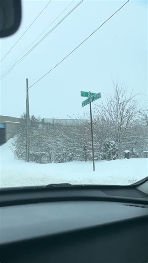 Semi jackknife slipper road drive precaution