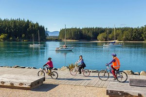 Nelson Wine & Beer Tour • Hop on Hop off Wine Tours & Beer Tours