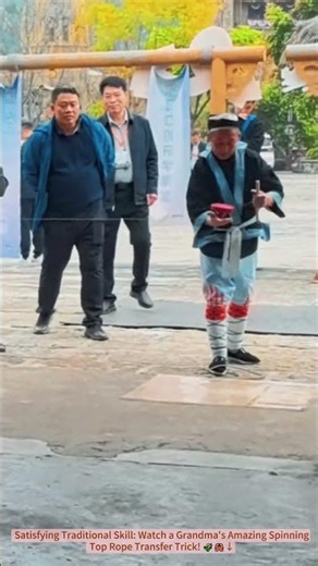 Satisfying Traditional Skill: Watch a Grandma's Amazing Spinning Top Rope Transfer Trick! 🌾🦀↓
