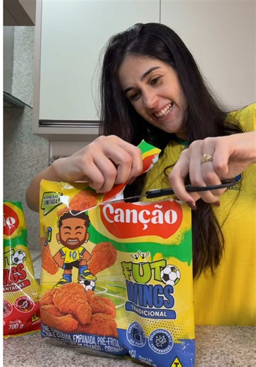 A resenha já começou por aqui 🇧🇷🍔🍗 E aí, qual da minha escalação vocês escolheriam primeiro ? @cancaoalimentos comigo em todos os momentos 🇧🇷🧡 *publicidade #ResenhaCanção #comendo #fypdonggggggg #foryou
