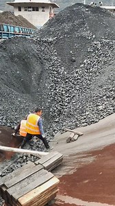 Barge unloads 3830 tons of large phosphate ore landslide like flow Vlog of work on the barge | USA Machines Channel