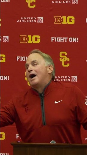 Gary Patterson Replaces TCU's frog hand sign with USC's "Fight On"