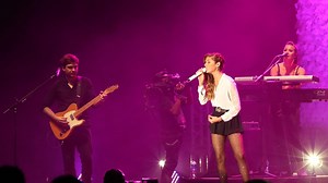 Lirik Lagu Hero - Cash Cash Feat. Christina Perri