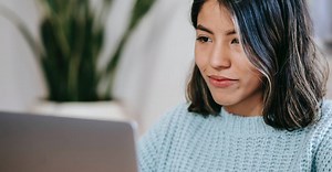 Escola tem aulas online e gratuitas com professores estrangeiros