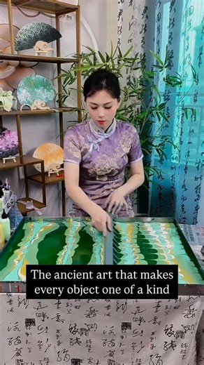 abstractartvia on Instagram: "This artist known for her mesmerizing water marbling technique, called shuǐ piāo huà (水漂画) in Chinese. By floating paint on the water's surface and transferring the patterns onto paper, she creates vivid, organic artworks full of movement and texture. Artist: 丽丽和娇娇的手作坊 on Douyin . 🌟Want to subscribe? DM or email to join the Artist Subscription 📩 . #art #marbling #artist #waterart #abstractart #abstractpainting"