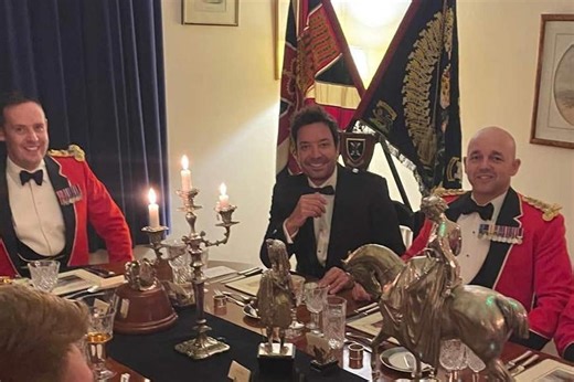 Jimmy Fallon joins Scottish soldiers for traditional dinner