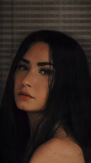 Demi Lovato - Sober Lyrics