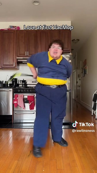 I am falling in love with the Shark Vacmop! This mop goes hard on the dance floor, and on both wet and dry messes! #AD #sharkpartner #sharkvacmop #dance #dancepartner @Shark Home