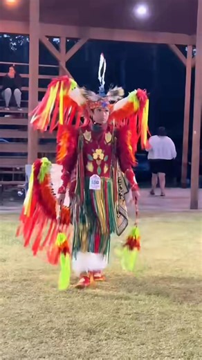 Men’s fancy dancer Aden Whitefeather #indigenous #powwow #fancy #dance #nativeamerican #culture #fpy